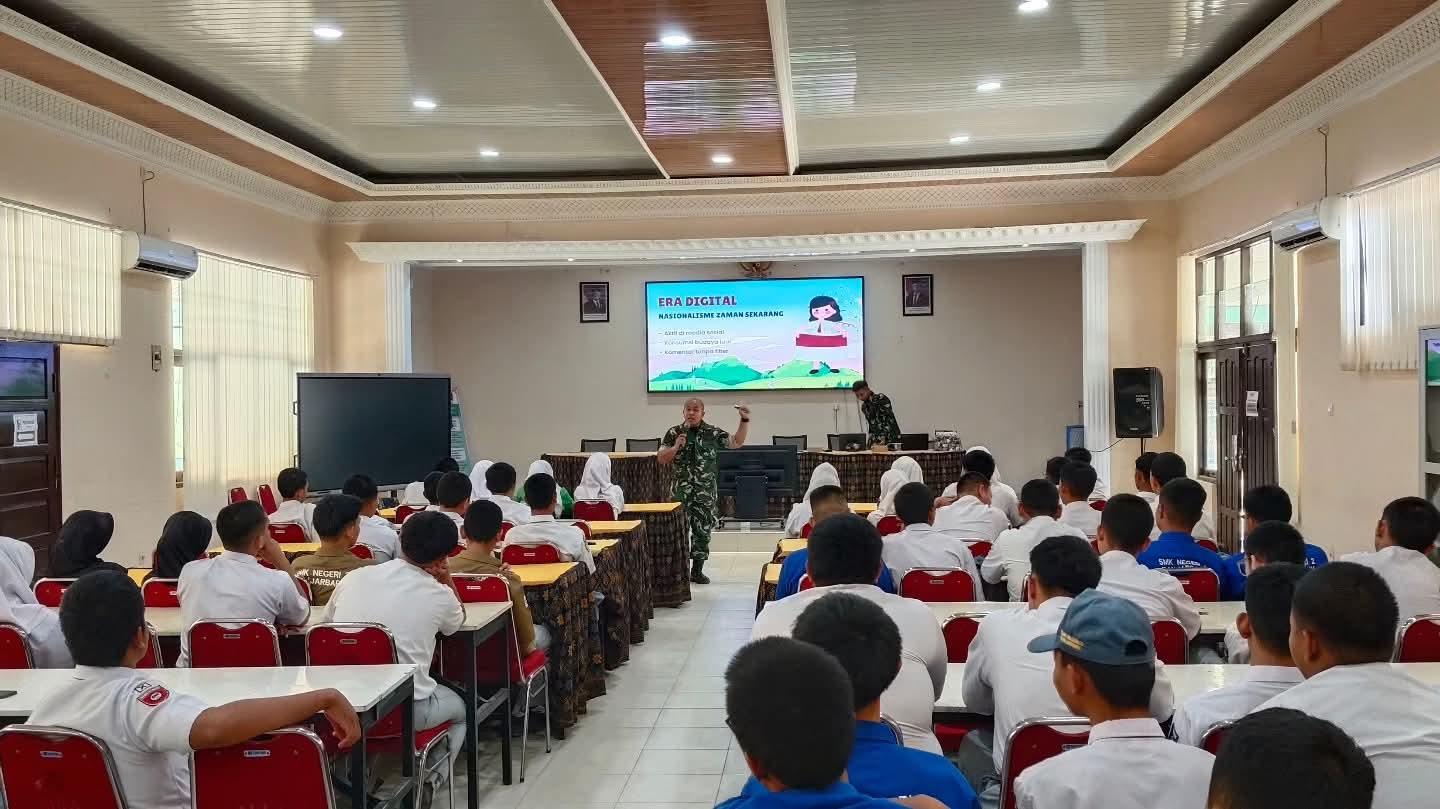 Tanamkan Nasionalisme di Era Digital, SMKN 2 Banjarbaru Gelar Wawasan Kebangsaan Bersama Kapten Czi Ir. Wahyu Winarno